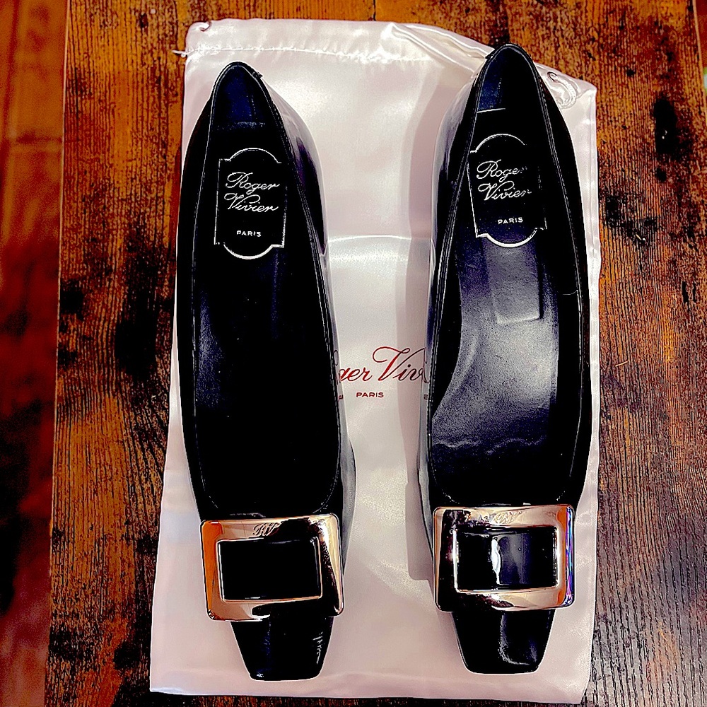 Roger Vivier
Patent Pilgrim Low-Heel Pumps